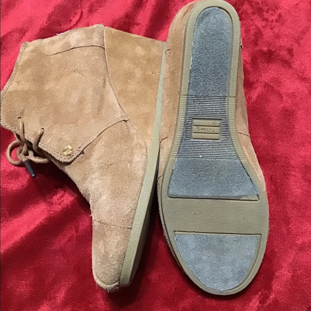 Boots - Picture 3 of 4